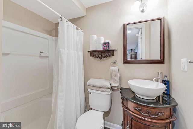 12918 FRAMINGHAM CT, Herndon, VA 20171