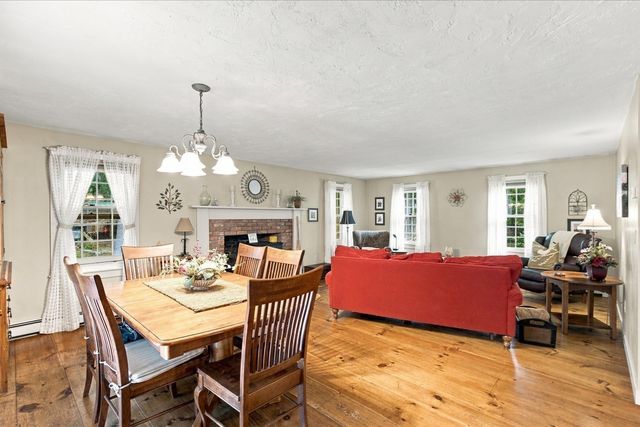 7 Stony Brook Rd, Kingston, MA 02364