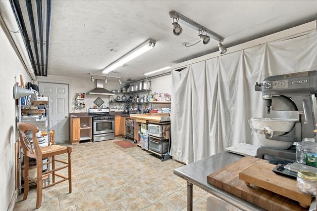 7 Stony Brook Rd, Kingston, MA 02364