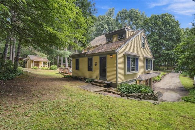 7 Stony Brook Rd, Kingston, MA 02364