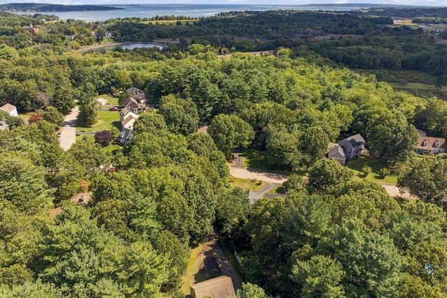 7 Stony Brook Rd, Kingston, MA 02364