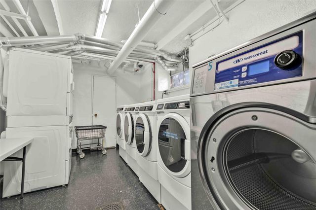10 E 43rd Street 4K, Brooklyn, NY 11203