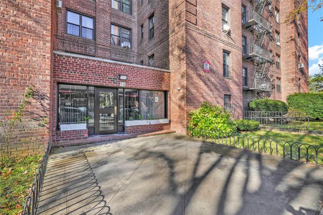 10 E 43rd Street 4K, Brooklyn, NY 11203