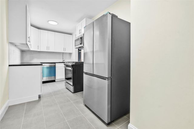 10 E 43rd Street 4K, Brooklyn, NY 11203