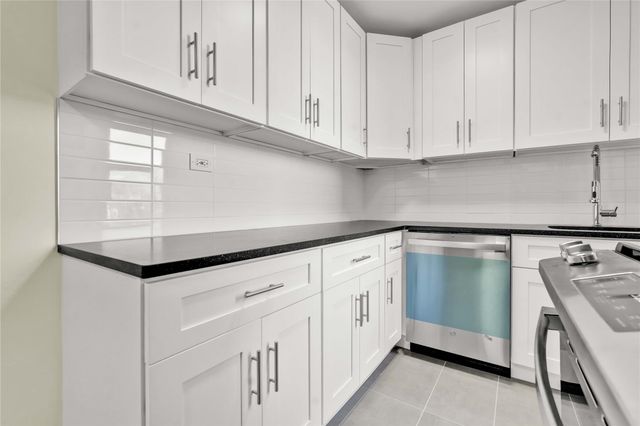 10 E 43rd Street 4K, Brooklyn, NY 11203