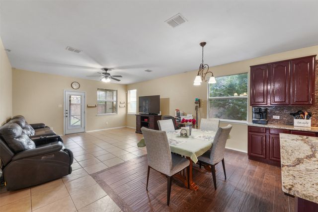 1813 White Dove Lane, Denton, TX 76210