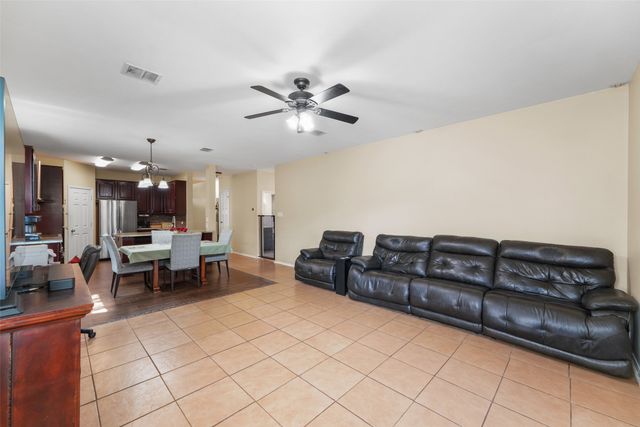 1813 White Dove Lane, Denton, TX 76210