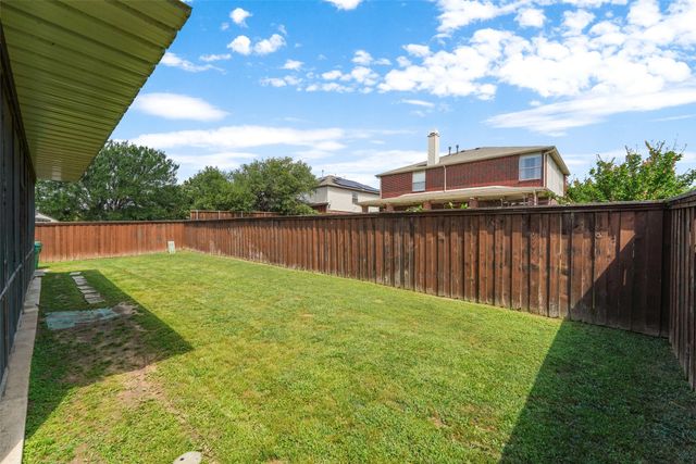1813 White Dove Lane, Denton, TX 76210