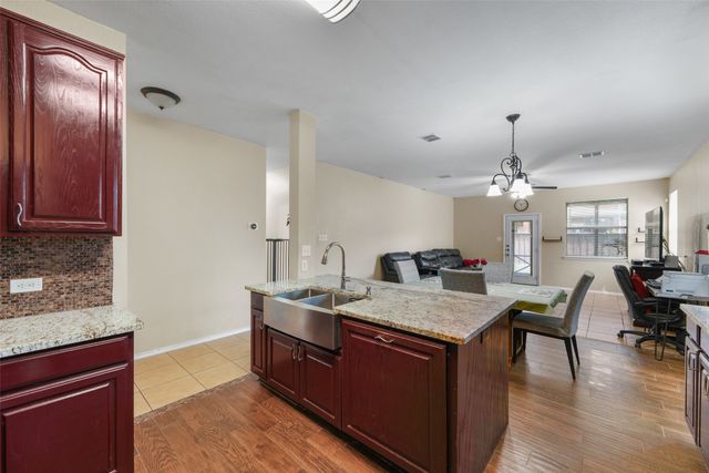 1813 White Dove Lane, Denton, TX 76210