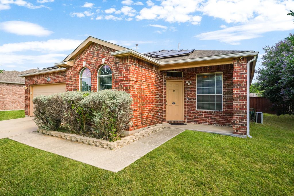 1813 White Dove Lane, Denton, TX 76210