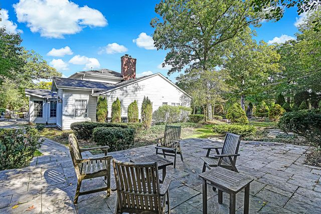 6116 S County Line Road, Burr Ridge, IL 60527