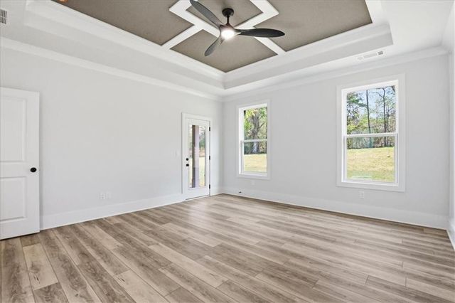 191 Thoroughbred Run, Hoschton, GA 30548