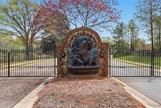 191 Thoroughbred Run, Hoschton, GA 30548
