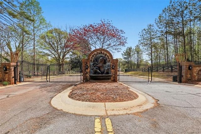 191 Thoroughbred Run, Hoschton, GA 30548