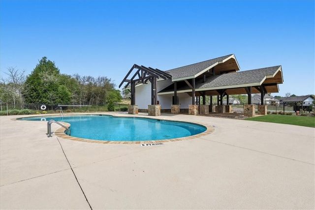 191 Thoroughbred Run, Hoschton, GA 30548