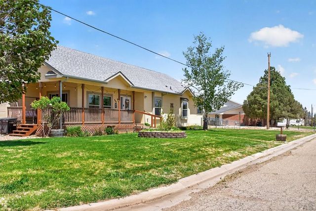 824 W Cedar St, Walsenburg, CO 81089