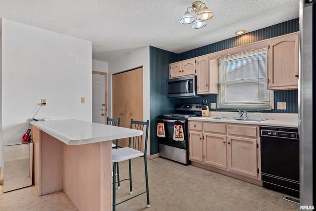 2420 MAYFAIR Road, Springfield, IL 62703