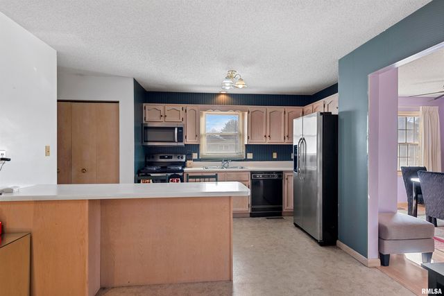 2420 MAYFAIR Road, Springfield, IL 62703