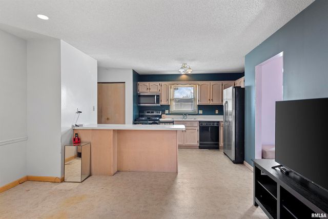 2420 MAYFAIR Road, Springfield, IL 62703