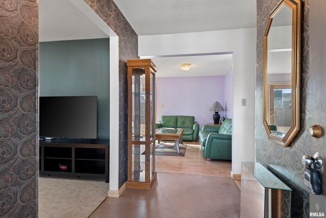 2420 MAYFAIR Road, Springfield, IL 62703