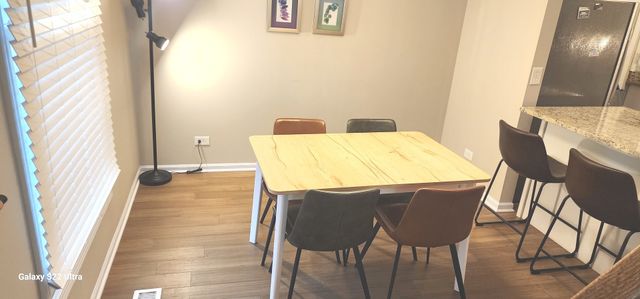 406 College Crossing, Rolling Meadows, IL 60008