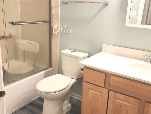 406 College Crossing, Rolling Meadows, IL 60008