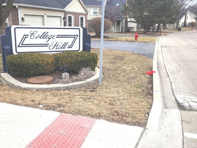 406 College Crossing, Rolling Meadows, IL 60008
