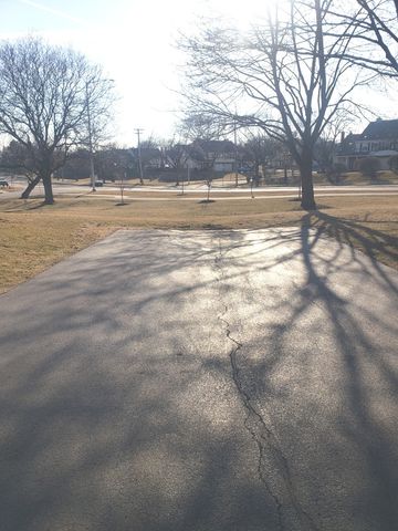 406 College Crossing, Rolling Meadows, IL 60008