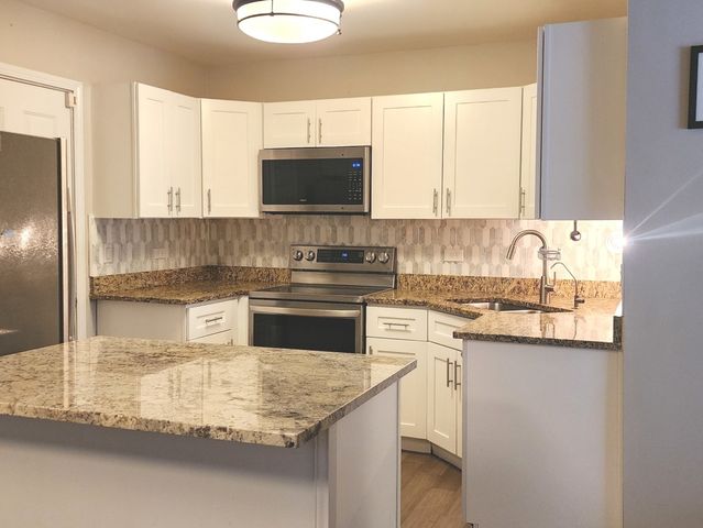 406 College Crossing, Rolling Meadows, IL 60008