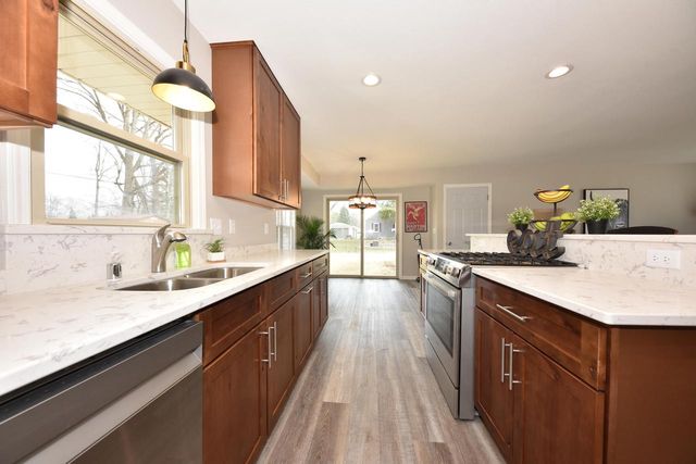 14408 Kostner LANE, New Berlin, WI 53151