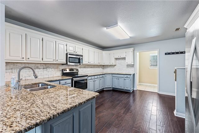 8772 Pageant Drive, Rogers, AR 72756
