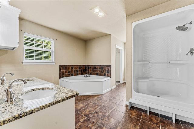 8772 Pageant Drive, Rogers, AR 72756