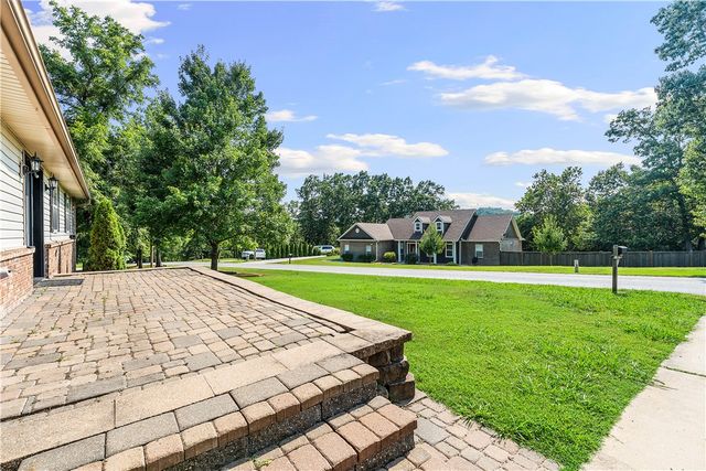 8772 Pageant Drive, Rogers, AR 72756