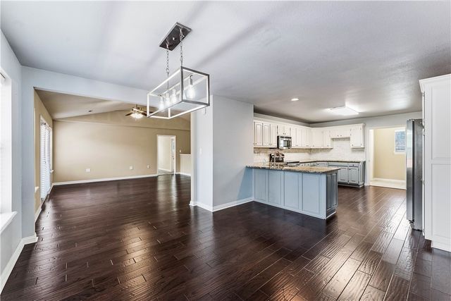 8772 Pageant Drive, Rogers, AR 72756