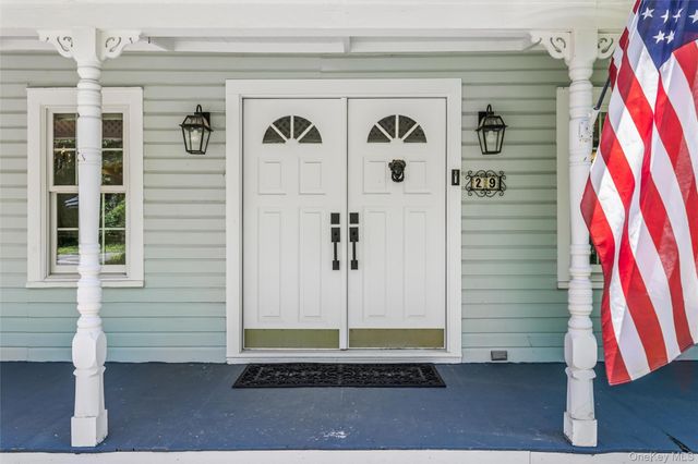 29 Three Sisters Road, Saint James, NY 11780