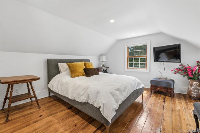29 Three Sisters Road, Saint James, NY 11780
