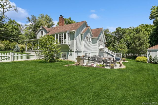 29 Three Sisters Road, Saint James, NY 11780