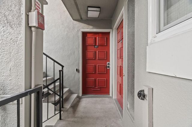 4000 Farm Hill Boulevard 204, Redwood City, CA 94061