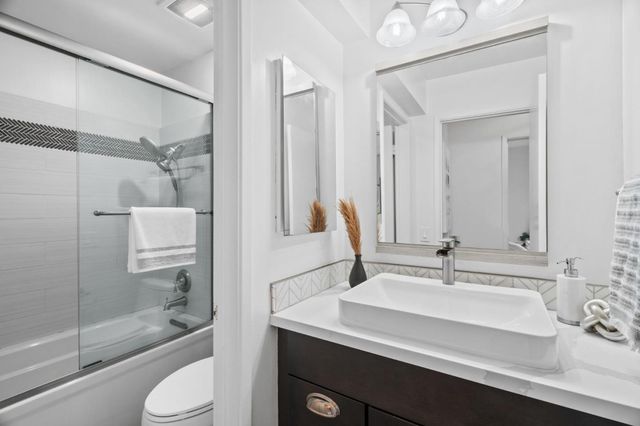 4000 Farm Hill Boulevard 204, Redwood City, CA 94061