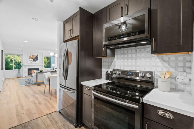 4000 Farm Hill Boulevard 204, Redwood City, CA 94061