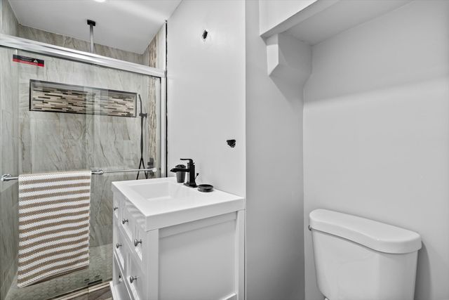 15285 State Street, South Holland, IL 60473