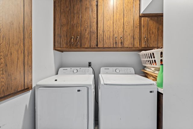 15285 State Street, South Holland, IL 60473