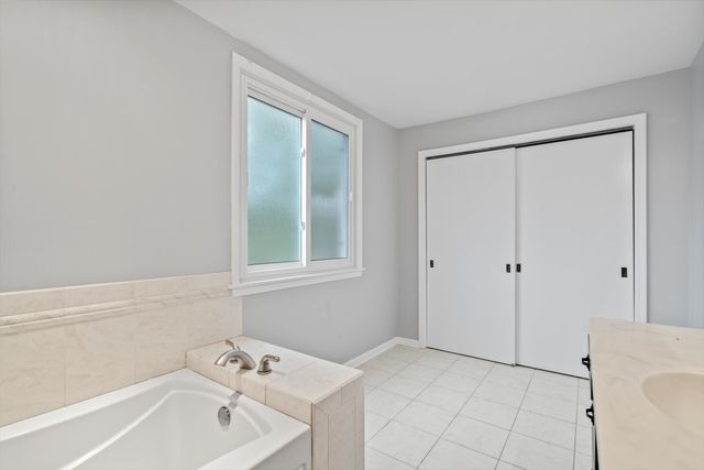 15285 State Street, South Holland, IL 60473