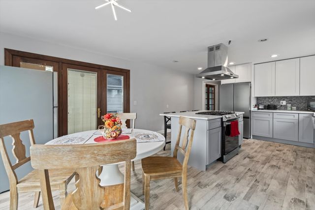 15285 State Street, South Holland, IL 60473