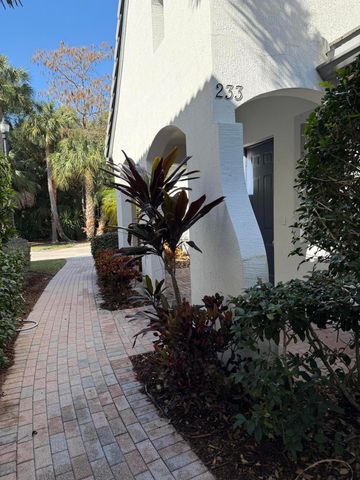 233 Evergrene Parkway, Palm Beach Gardens, FL 33410
