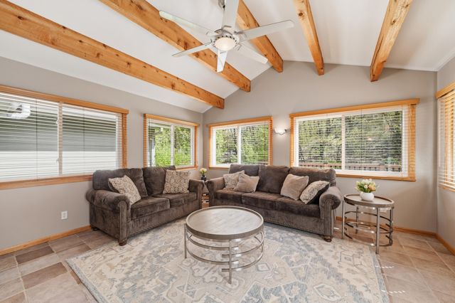 6655 Tanager Lane, Eden Prairie, MN 55346