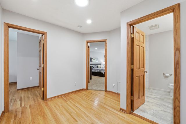 6655 Tanager Lane, Eden Prairie, MN 55346