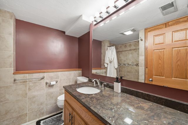 6655 Tanager Lane, Eden Prairie, MN 55346