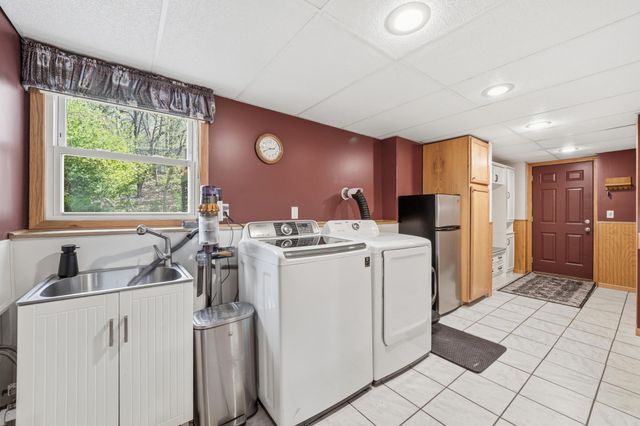 6655 Tanager Lane, Eden Prairie, MN 55346