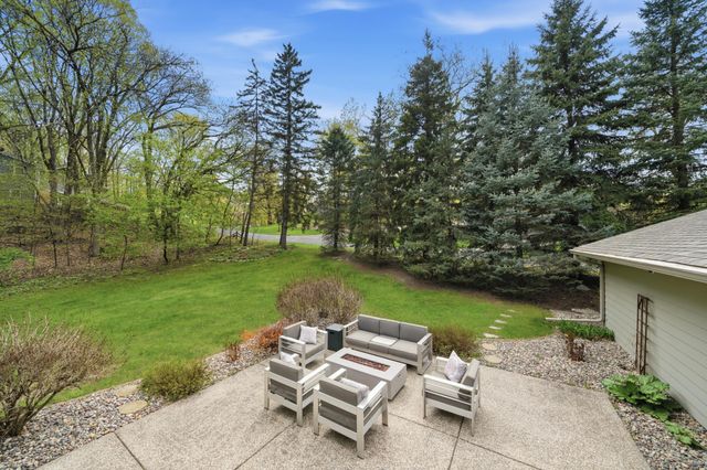 6655 Tanager Lane, Eden Prairie, MN 55346